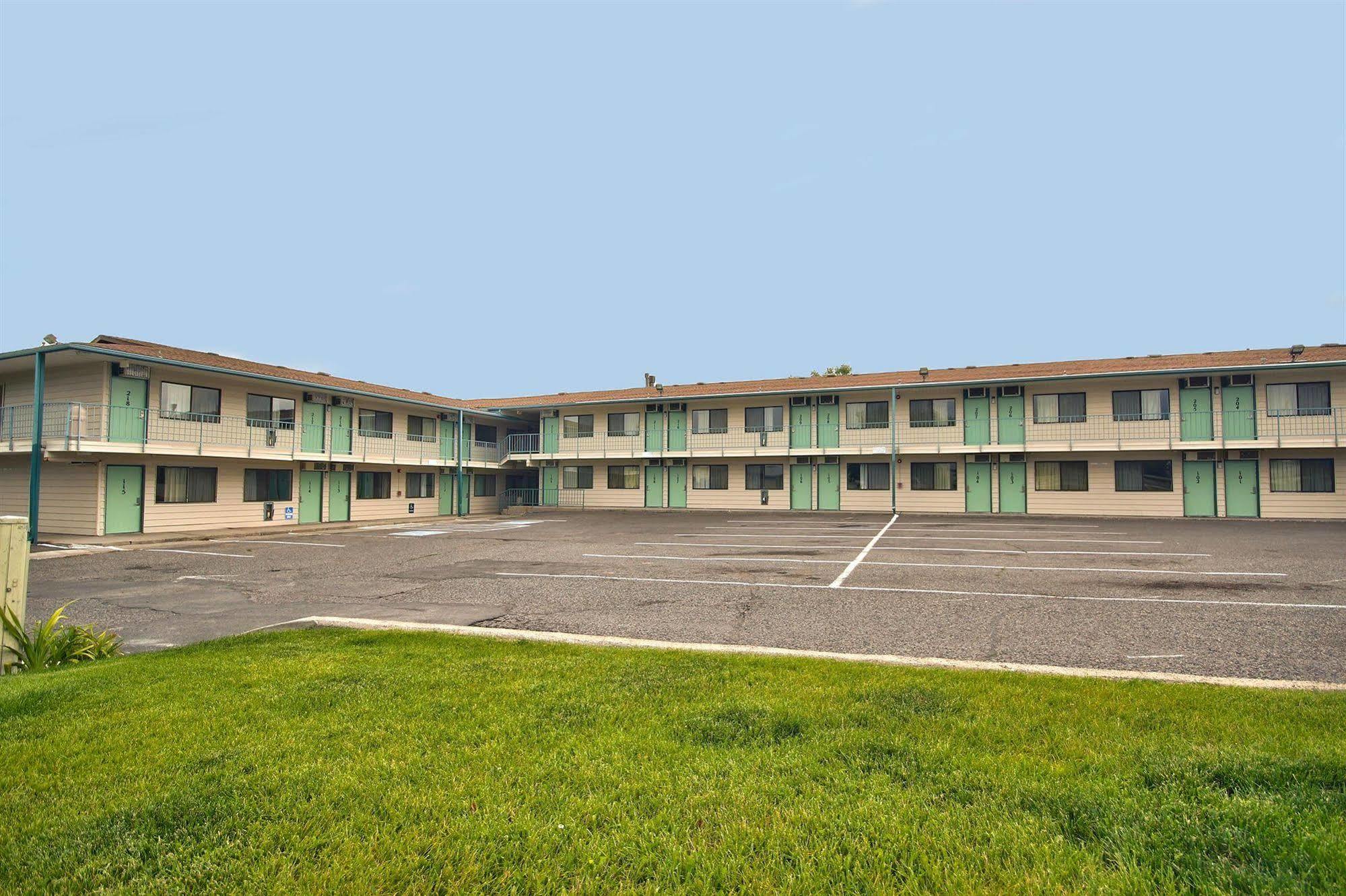 America'S Best Value Inn & Suites-Хелена Экстерьер фото
