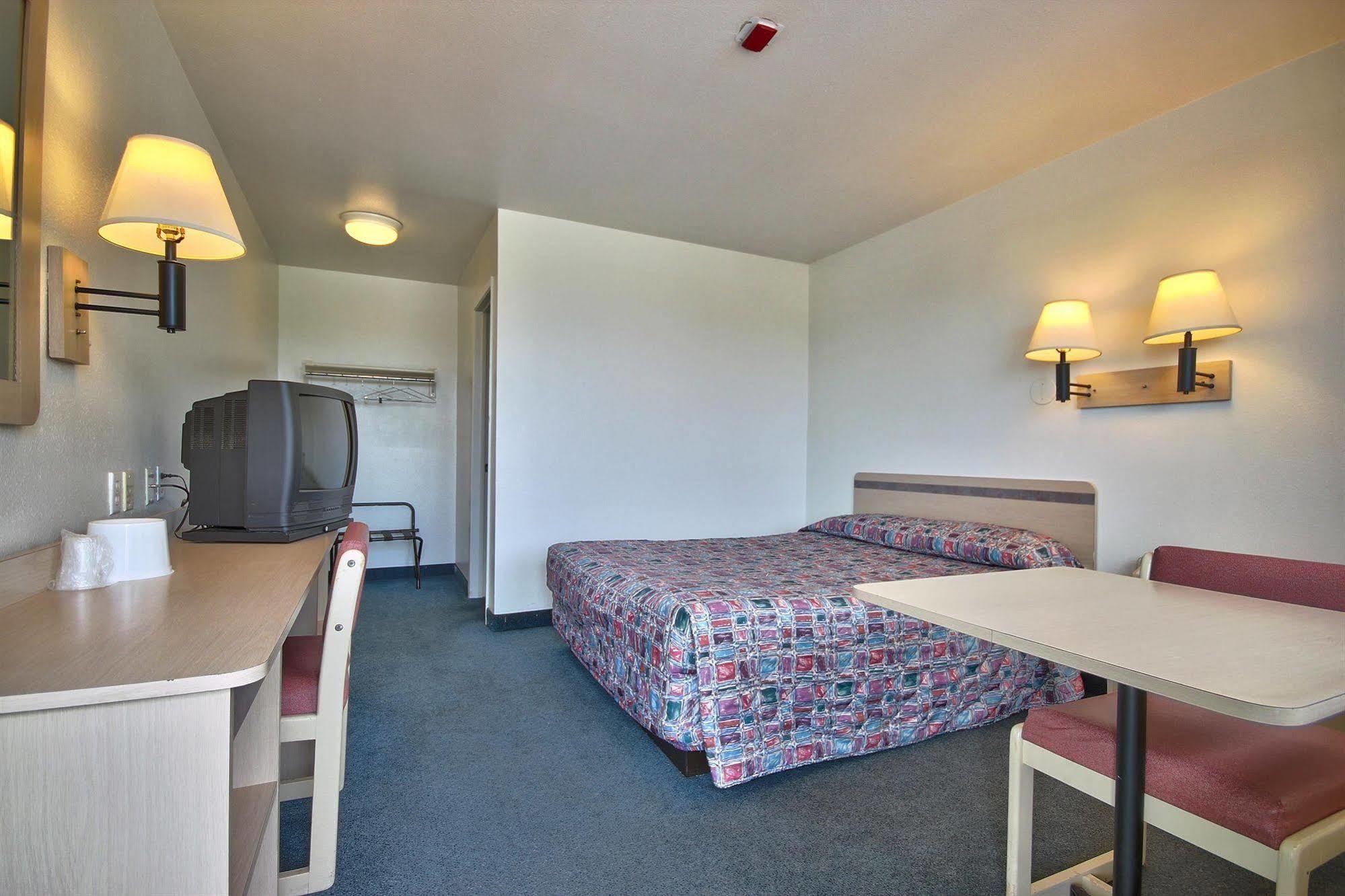 America'S Best Value Inn & Suites-Хелена Экстерьер фото